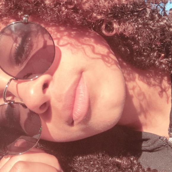 Meet your Posher, Sinclaire - Picture 1 of 1